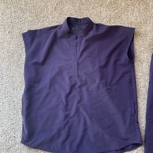 Purple shadow- Rafaela oversized XS
Yola scrub pant- petite XS